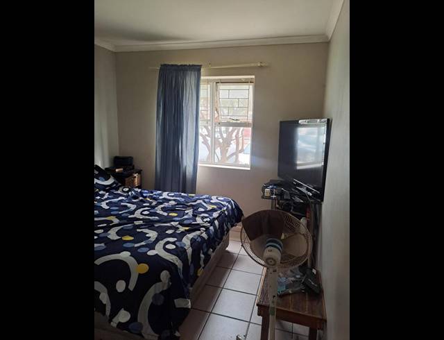 2 BEDROOM APARTMENT FOR SALE IN UITZICHT